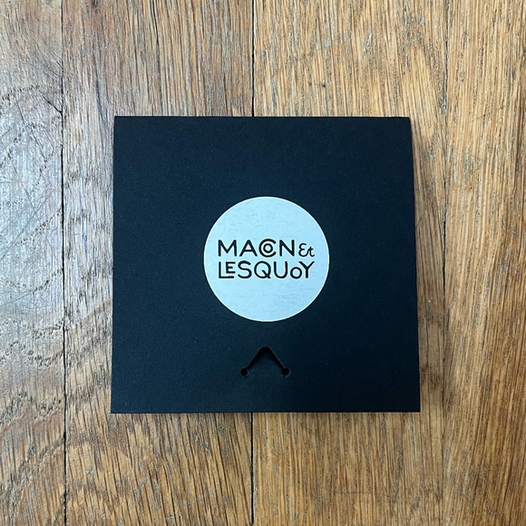 Macon et Lesquoy Embroidered Iron-on patch - Picture 5 of 5